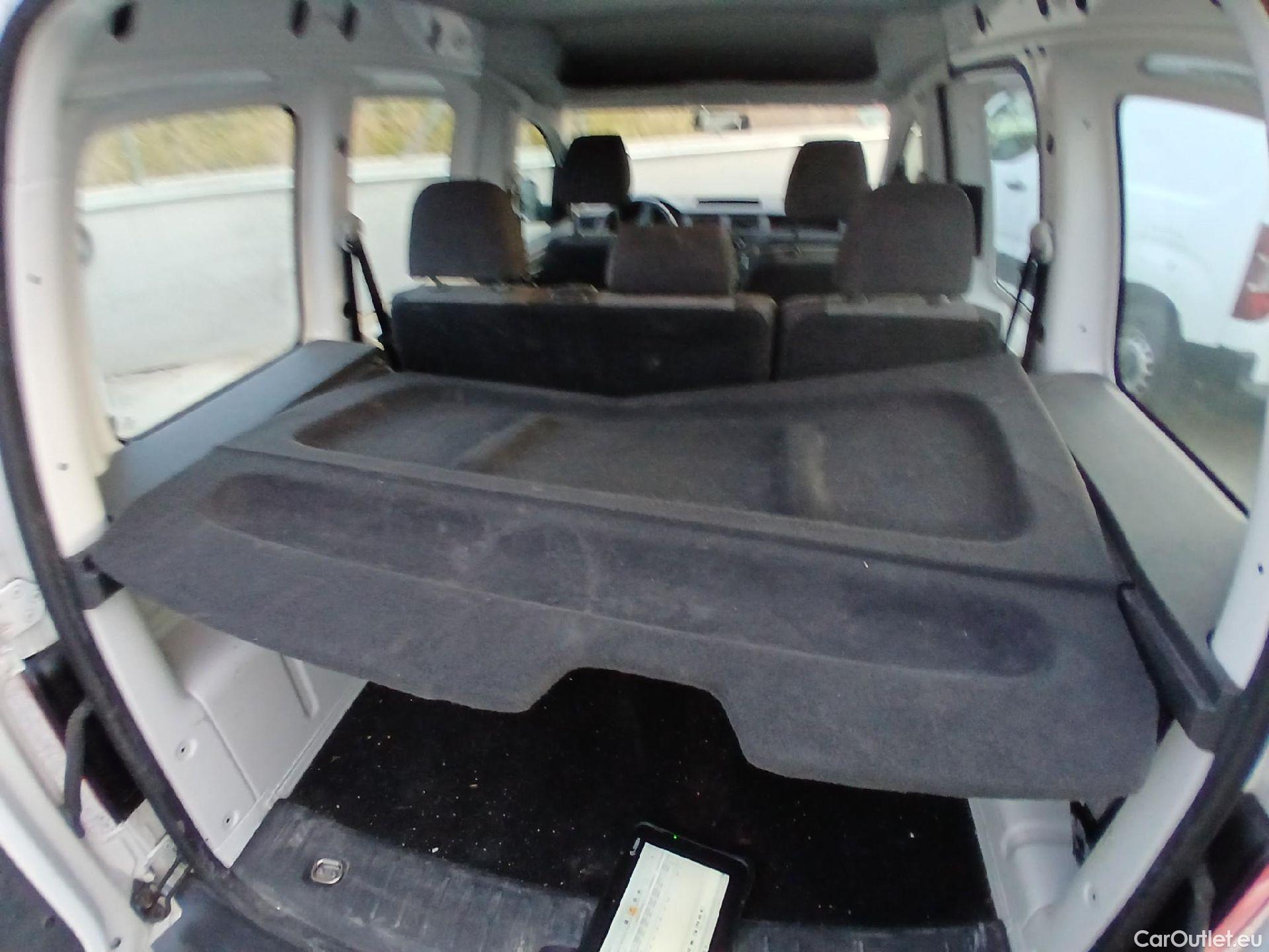  Volkswagen  Caddy VOLKSWAGEN  / 2015 / 4P / combi Profesional Kombi 2.0 TDI 75kW BMT #8