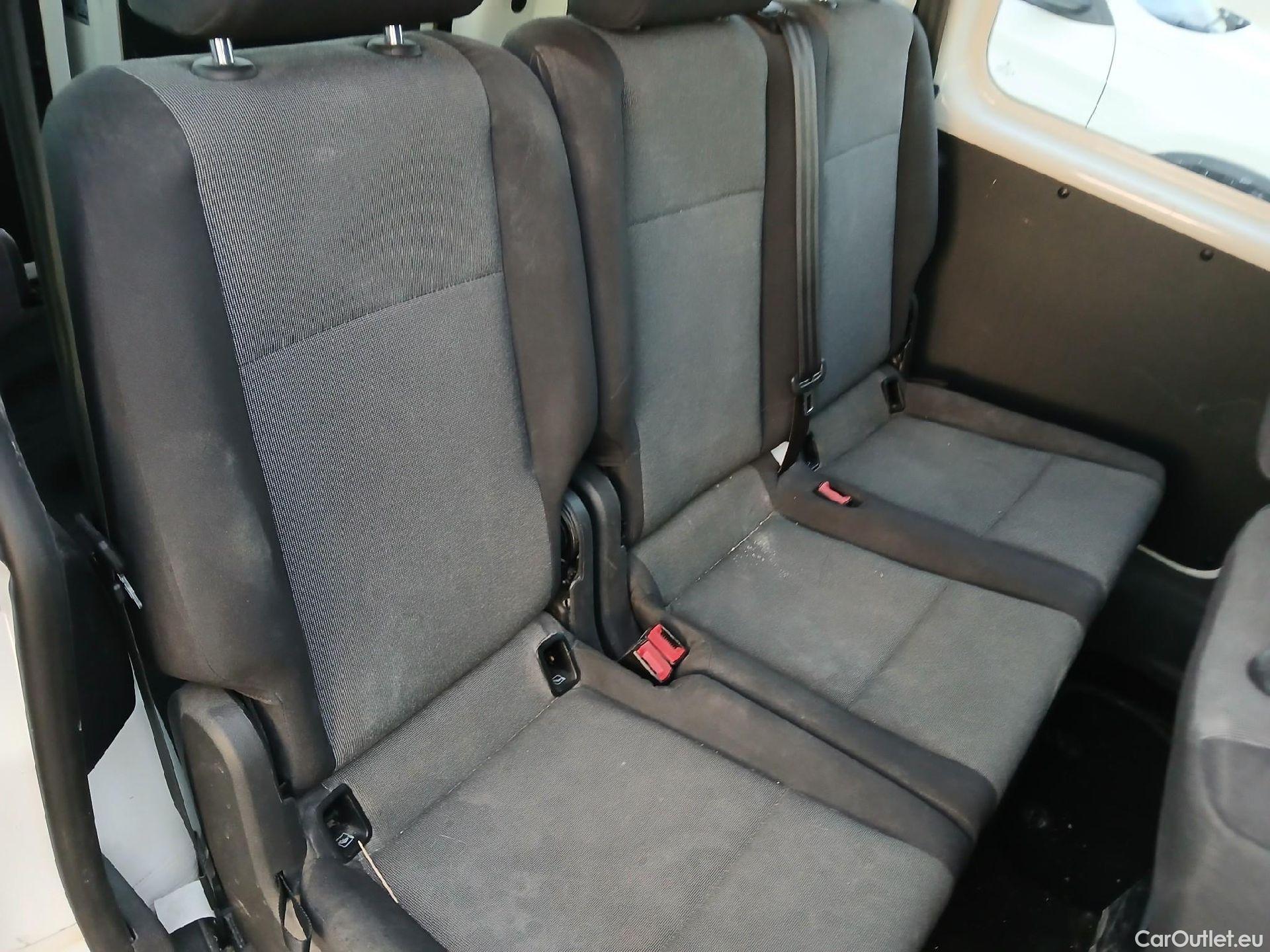  Volkswagen  Caddy VOLKSWAGEN  / 2015 / 4P / combi Profesional Kombi 2.0 TDI 75kW BMT #4