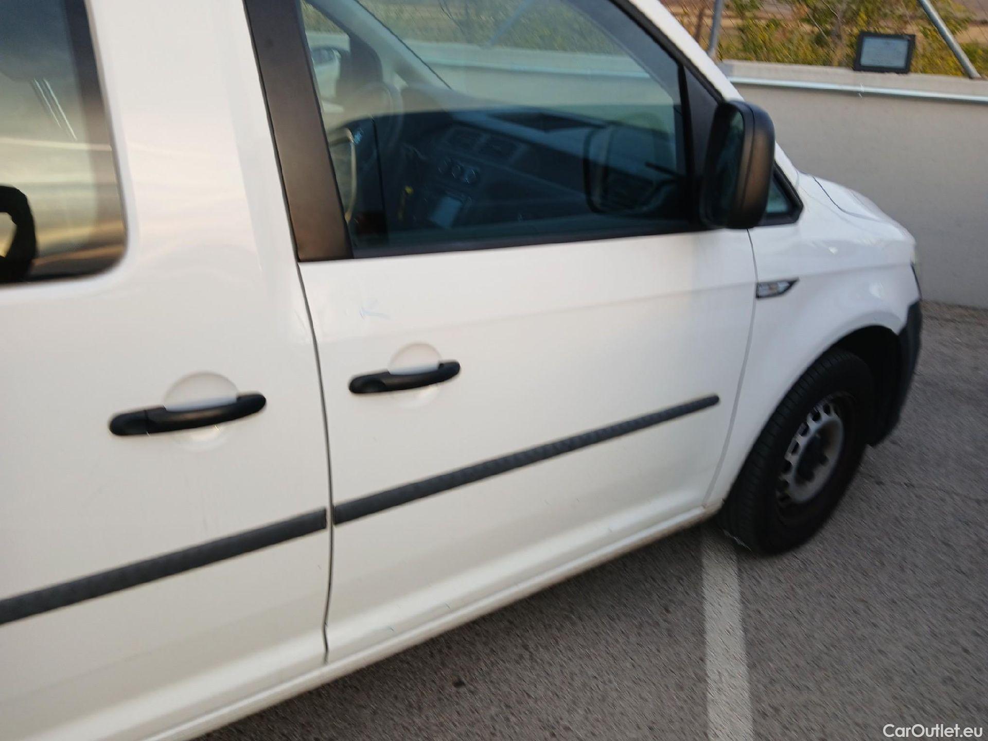  Volkswagen  Caddy VOLKSWAGEN  / 2015 / 4P / combi Profesional Kombi 2.0 TDI 75kW BMT #33