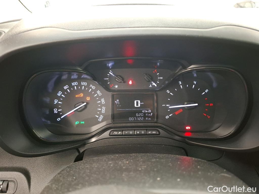  Citroen  Berlingo CITROEN  Van / 2018 / 4P / Fourgonnette Taille M 650kg PureTech 110 S&S BVM Club #4