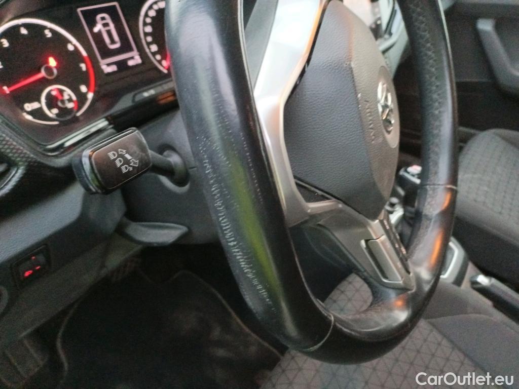 Volkswagen  T-CROSS VOLKSWAGEN  / 2018 / 5P / todoterreno Advance 1.0 TSI 85kW (115CV) DSG (AC) #26