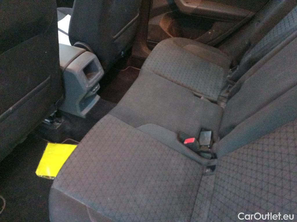  Volkswagen  T-CROSS VOLKSWAGEN  / 2018 / 5P / todoterreno Advance 1.0 TSI 85kW (115CV) DSG (AC) #7