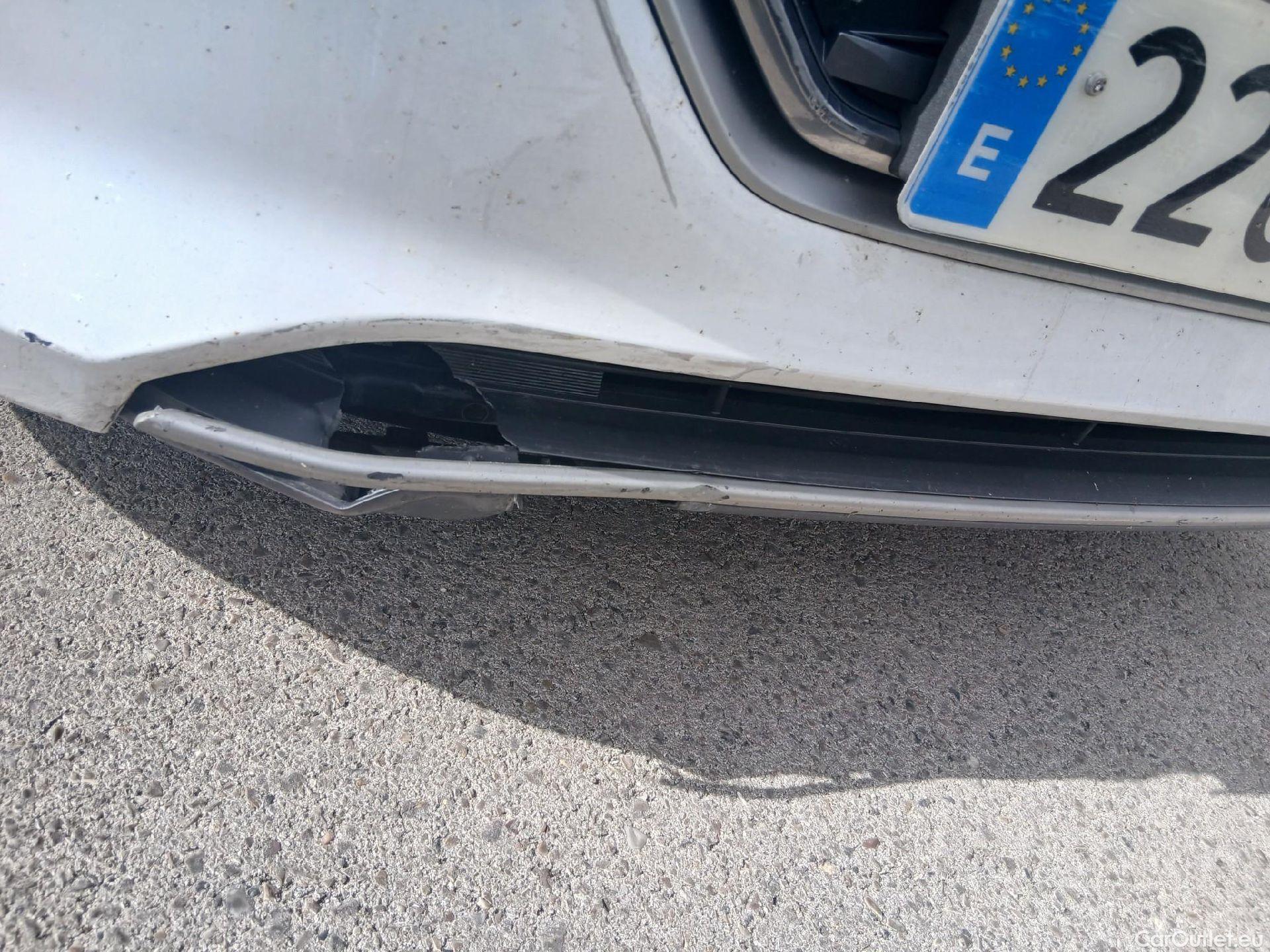  Hyundai   Ioniq HYUNDAI / 2019 / 5P / berlina con portón 1.6 GDI PHEV Klass DCT #9