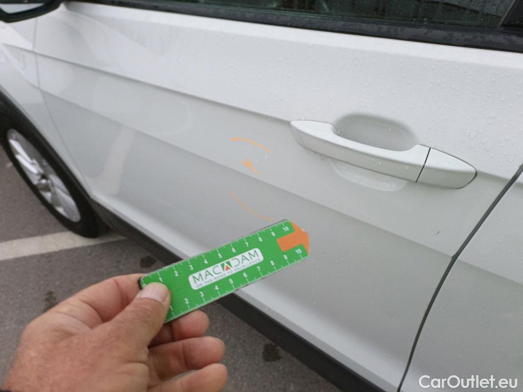  Volkswagen  T-CROSS VOLKSWAGEN  / 2018 / 5P / todoterreno Advance 1.0 TSI 85kW (115CV) DSG (AC) #9