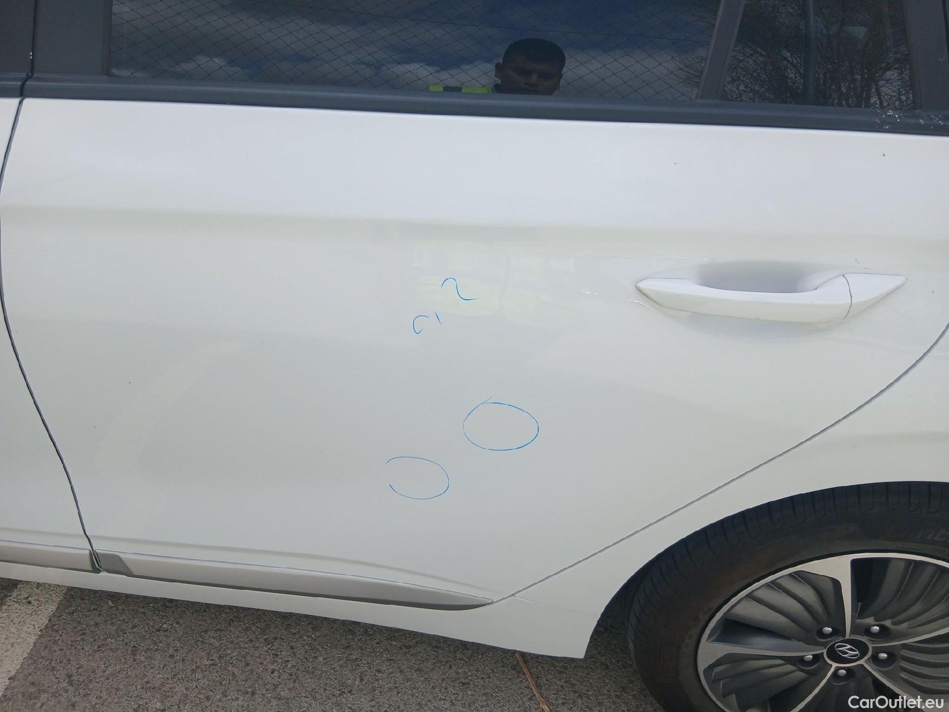  Hyundai   Ioniq HYUNDAI / 2019 / 5P / berlina con portón 1.6 GDI PHEV Klass DCT #20