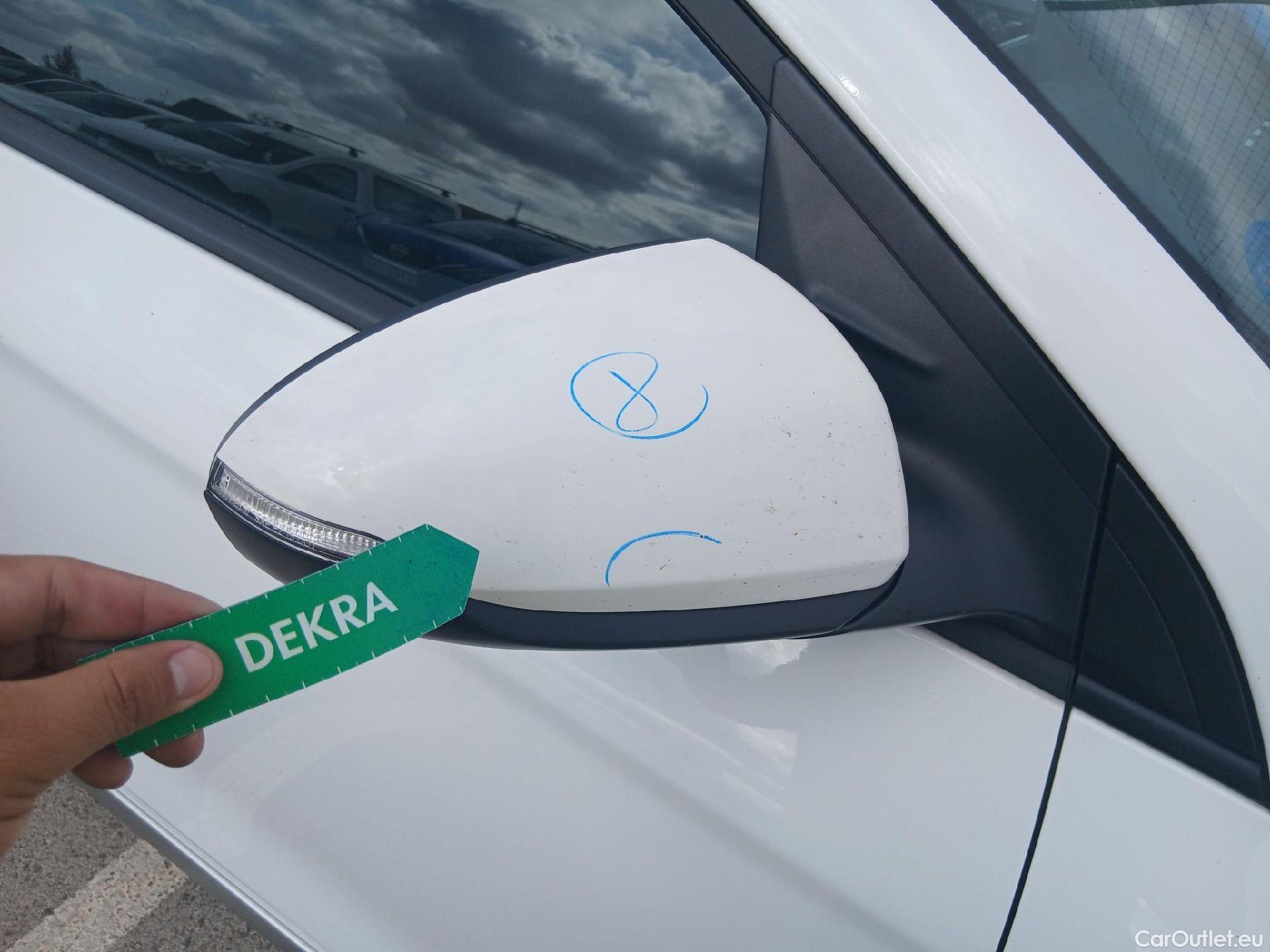  Hyundai   Ioniq HYUNDAI / 2019 / 5P / berlina con portón 1.6 GDI PHEV Klass DCT #30