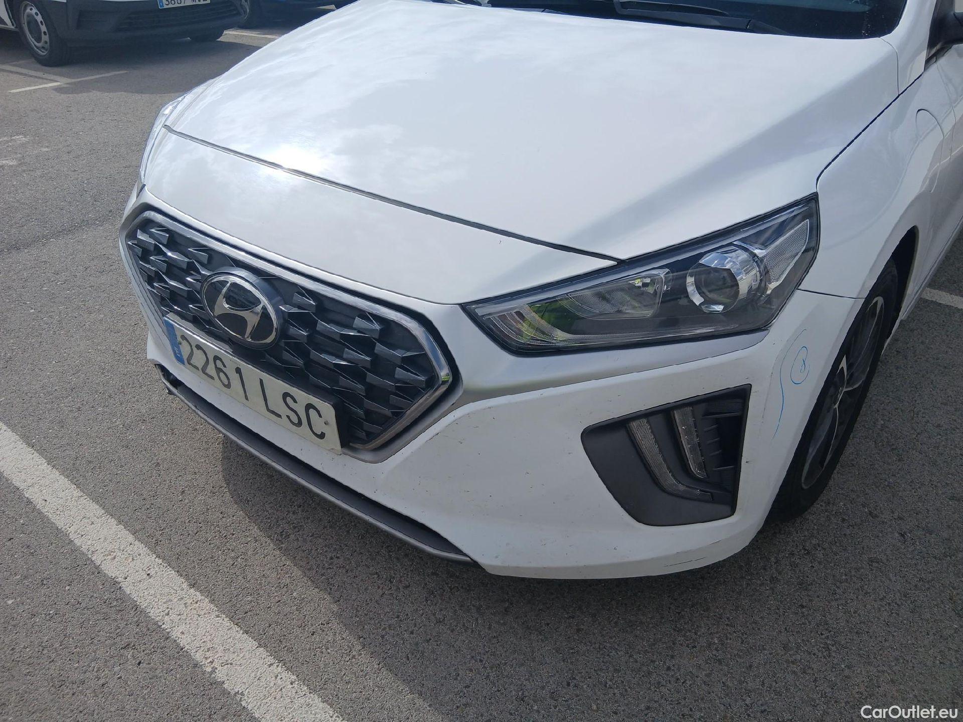  Hyundai   Ioniq HYUNDAI / 2019 / 5P / berlina con portón 1.6 GDI PHEV Klass DCT #4