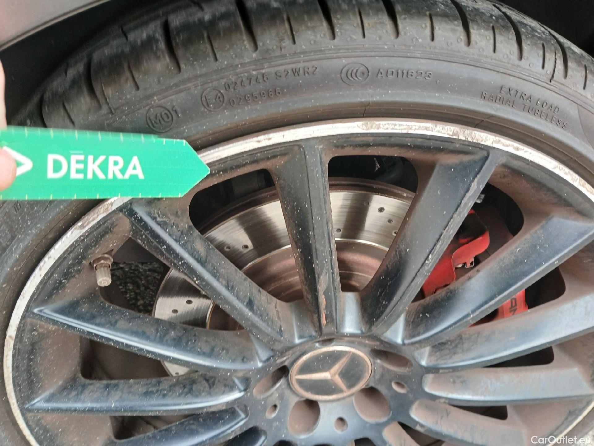  Mercedes  A-Klasse MERCEDES-BENZ Clase A / 2018 / 5P / berlina con portón Mercedes-AMG A 35 4MATIC+ #17