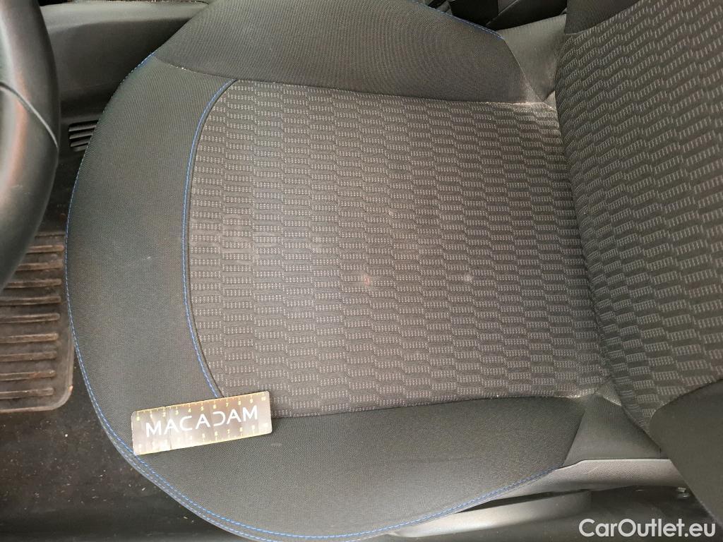  Peugeot  208  Style 1.2 PureTech 80CV BVM5 E6 #17