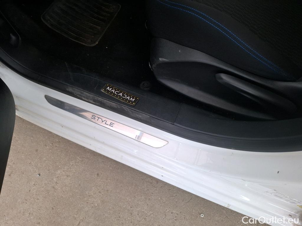  Peugeot  208  Style 1.2 PureTech 80CV BVM5 E6 #9