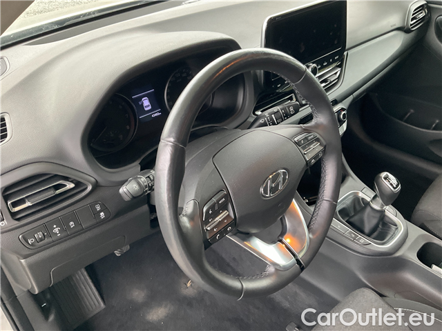  Hyundai  i30  kom.1.5T-GDI Family Smart #13