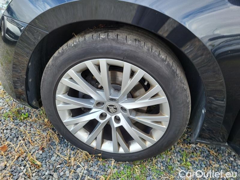  Skoda  Superb  (3V3)(2015) Supe.2.0TDI 147 Style Aut #11