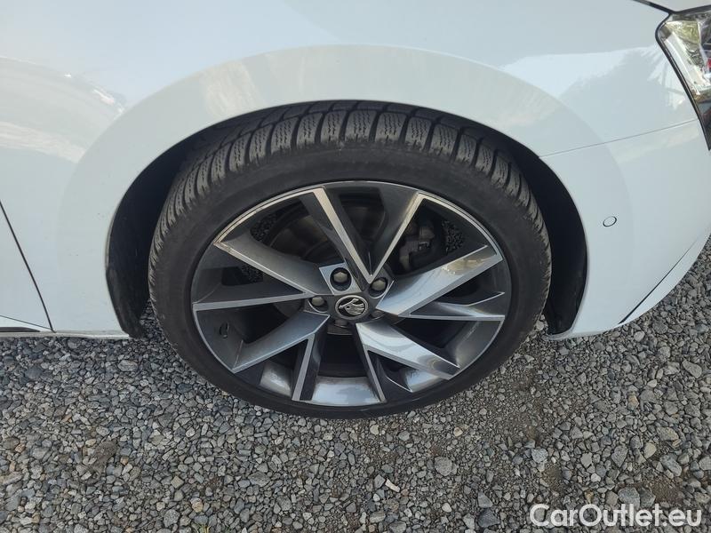  Skoda  Superb  Combi (3V5)(2015) Su.c.2.0TDI 147 4x4 SptL.Aut #2