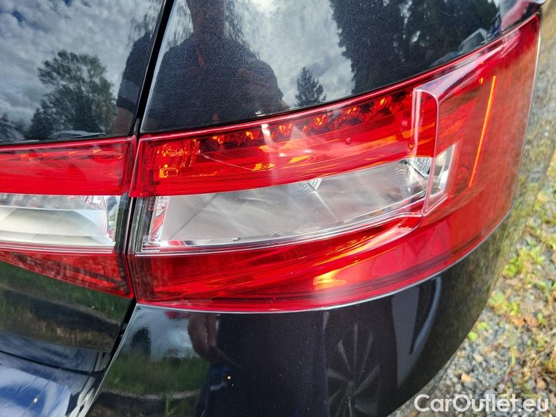 Skoda  Superb  (3V3)(2015) Supe.2.0TDI 147 Style Aut #20