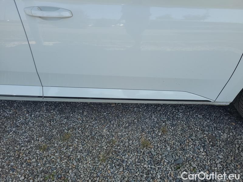  Skoda  Superb  Combi (3V5)(2015) Su.c.2.0TDI 147 4x4 SptL.Aut #3