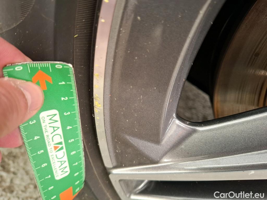  Mercedes  A-Klasse MERCEDES-BENZ Classe A Compact / 2018 / 5P / Berline A 250 e AMG Line 8G-DCT #10