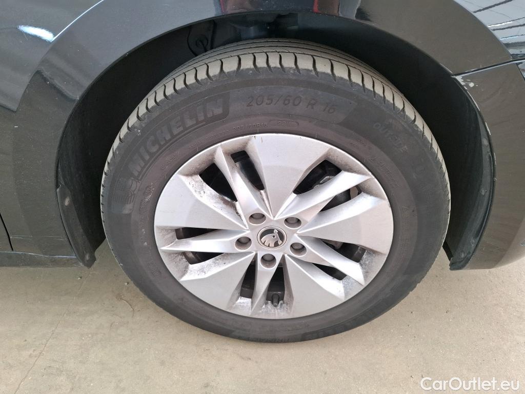  Skoda  Octavia  Break Business 2.0 TDI 150CV BVA7 E6d #43