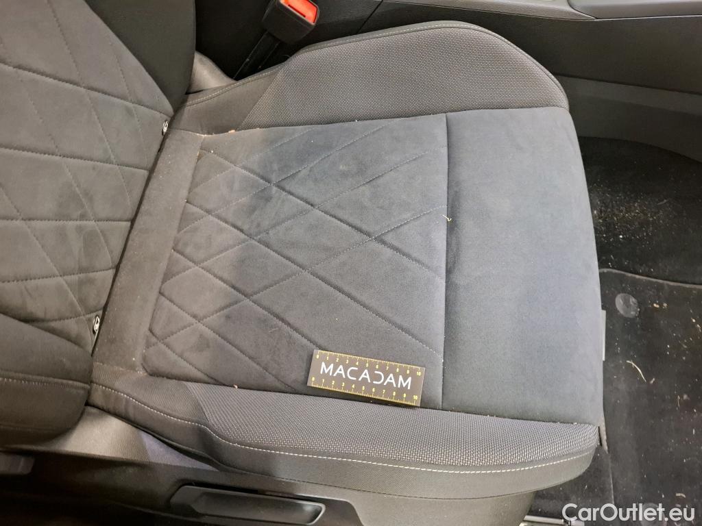  Volkswagen  Golf  VOLKSWAGEN  2020  5P  Berline 2 0 TDI SCR 150 DSG7 Life Busi 1st #17