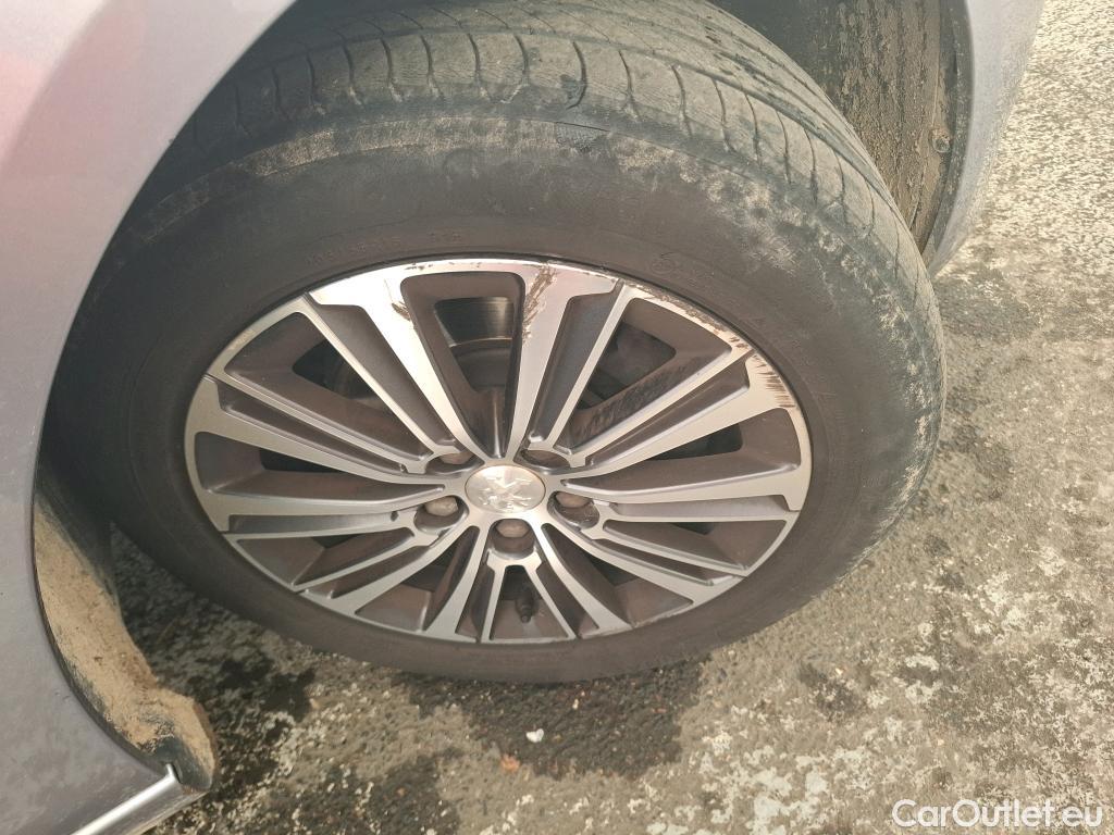 Peugeot  308  Allure Business 1.5 HDi 130CV BVA8 E6d #20