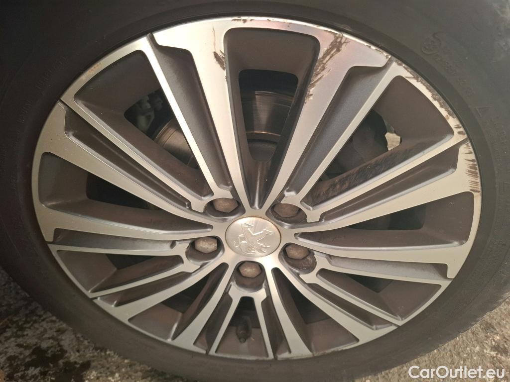  Peugeot  308  Allure Business 1.5 HDi 130CV BVA8 E6d #28