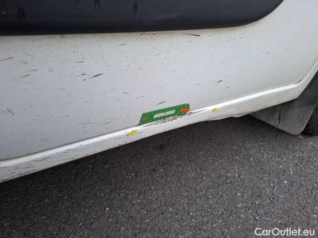  Renault  Master  III Fourgon L2H2 3 5 Grand Confort dCi 130CV BVM6 7 Sieges E6 #25