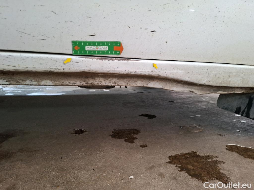  Renault  Master  III Fourgon L2H2 3 5 Grand Confort dCi 130CV BVM6 7 Sieges E6 #24
