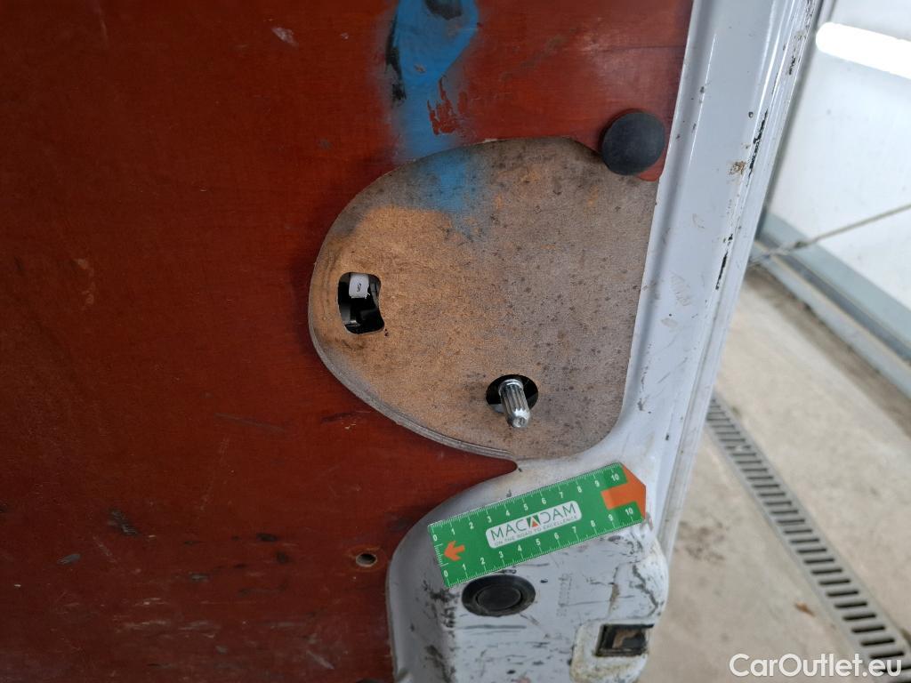  Renault  Master  III Fourgon L2H2 3 5 Grand Confort dCi 130CV BVM6 7 Sieges E6 #38