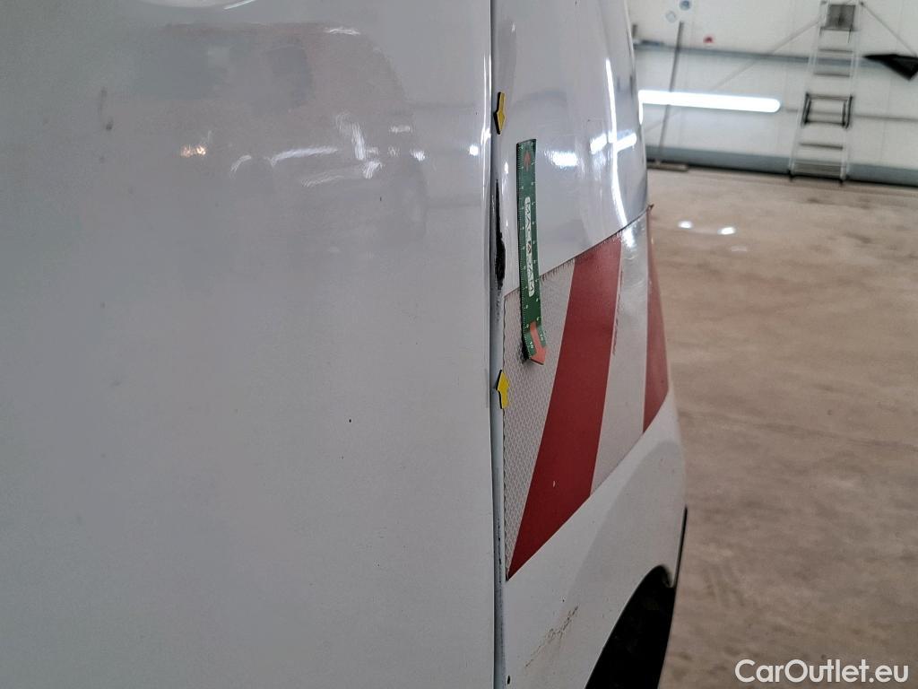  Renault  Master  III Fourgon L2H2 3 5 Grand Confort dCi 130CV BVM6 7 Sieges E6 #22