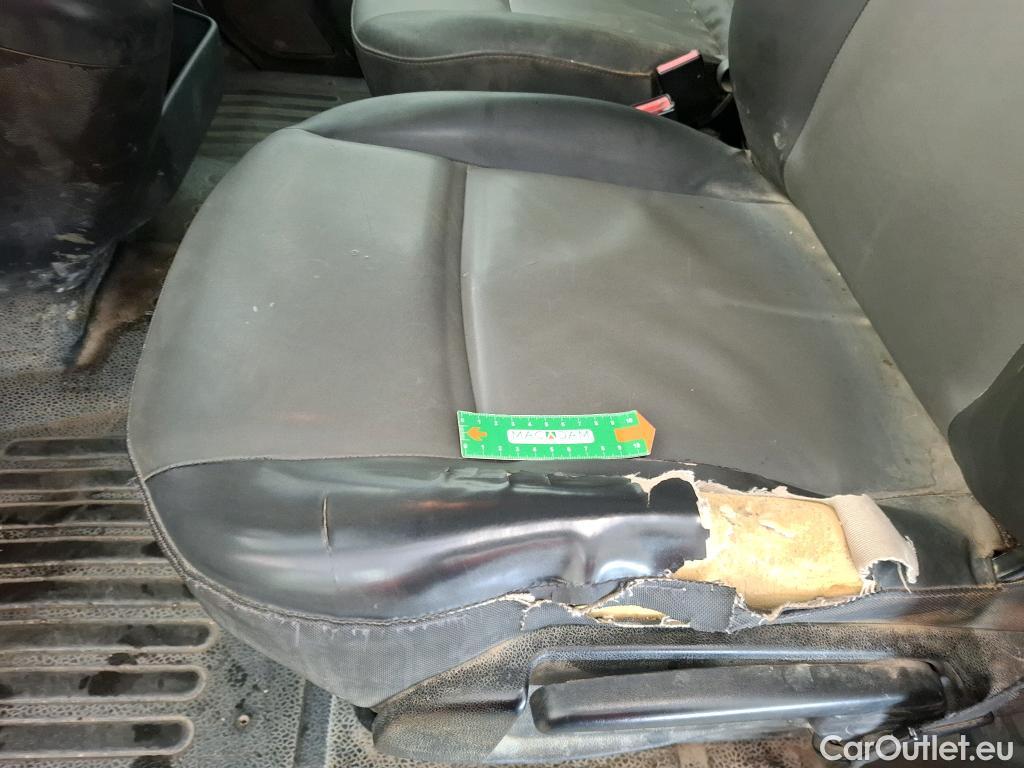  Renault  Master  III Fourgon L2H2 3 5 Grand Confort dCi 130CV BVM6 7 Sieges E6 #8