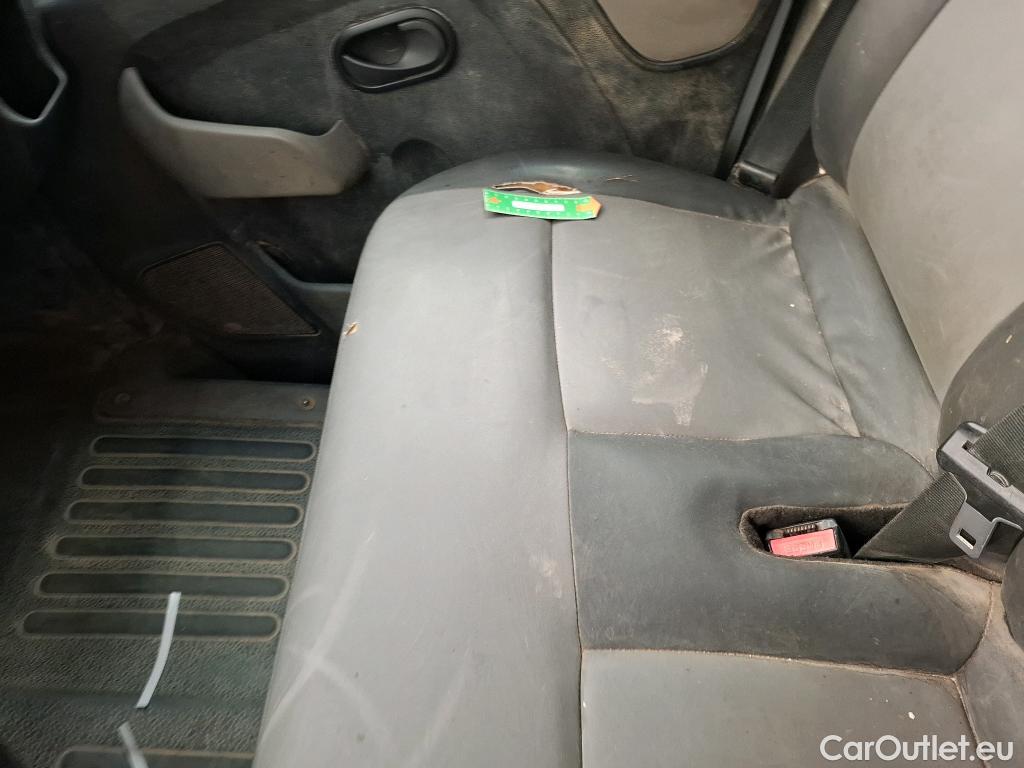  Renault  Master  III Fourgon L2H2 3 5 Grand Confort dCi 130CV BVM6 7 Sieges E6 #4