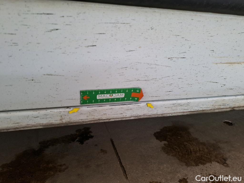  Renault  Master  III Fourgon L2H2 3 5 Grand Confort dCi 130CV BVM6 7 Sieges E6 #42
