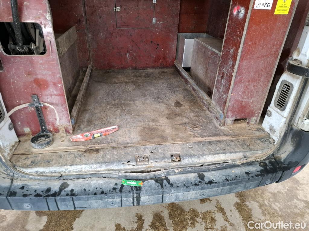  Renault  Master  III Fourgon L2H2 3 5 Grand Confort dCi 130CV BVM6 7 Sieges E6 #27