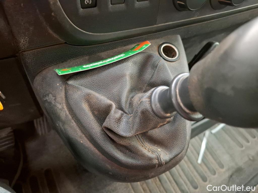  Renault  Master  III Fourgon L2H2 3 5 Grand Confort dCi 130CV BVM6 7 Sieges E6 #43