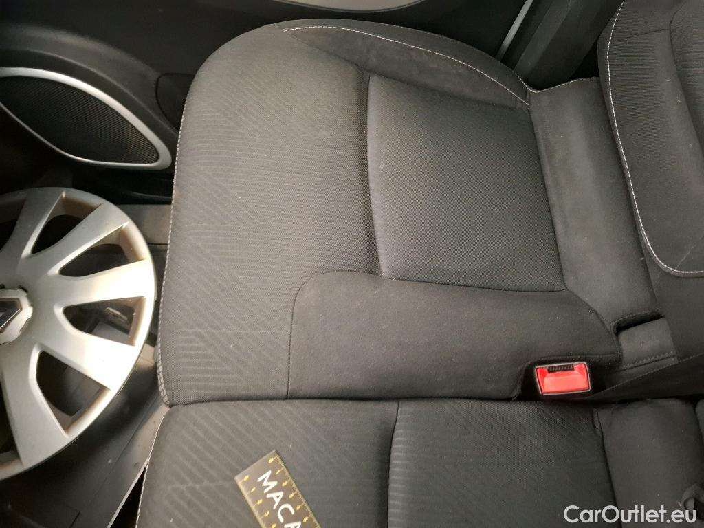  Renault  Trafic  III Fourgon L2H1 1200 Confort 1.6 dCi 120CV BVM6 E6 #46