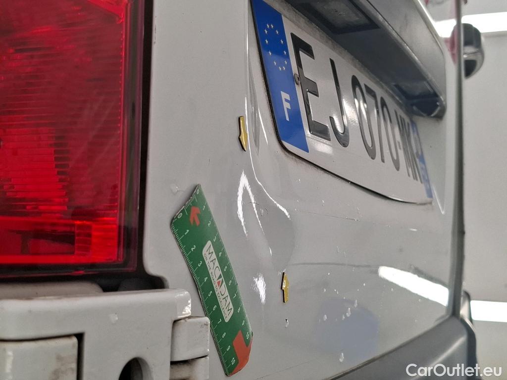  Nissan  NV400 NISSAN  VU 4p Fourgon L3H2 2.3 DCI TT 165 S/S 3500 Business #40