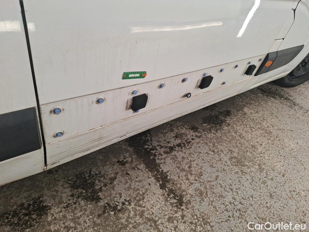  Nissan  NV400 NISSAN  VU 4p Fourgon L3H2 2.3 DCI TT 165 S/S 3500 Business #55