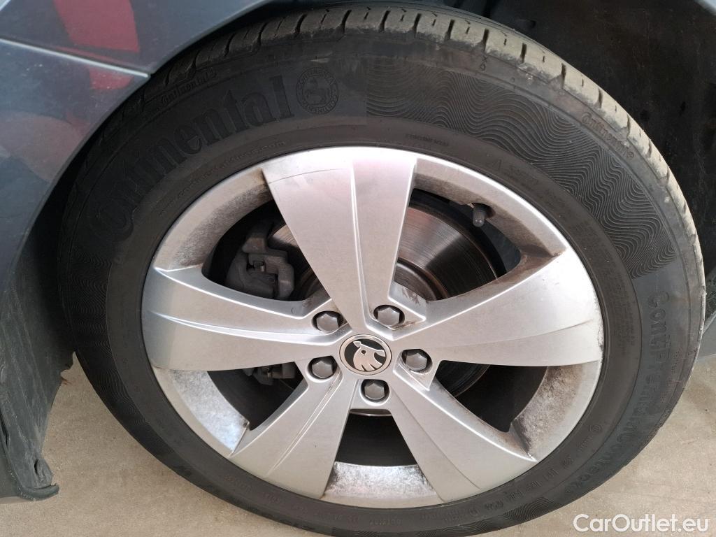  Skoda  Superb SKODA  Combi 5p Break 2.0 TDI SCR 150 DSG7 Business #25