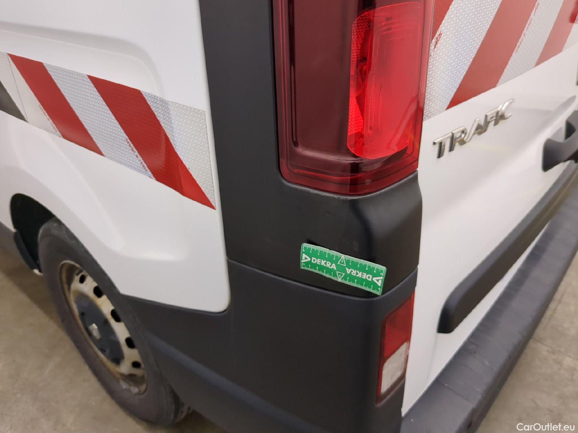  Renault  Trafic RENAULT  4p Combi Life L2 dCi 120 S&S - 18 - 8 places #26