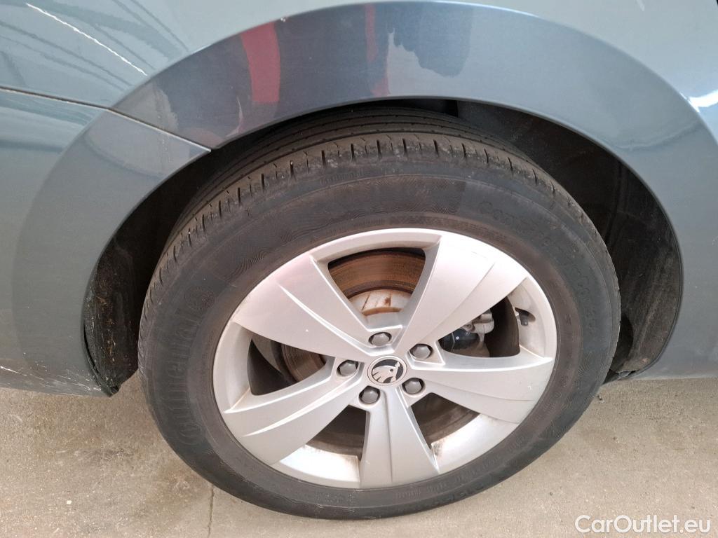  Skoda  Superb SKODA  Combi 5p Break 2.0 TDI SCR 150 DSG7 Business #27