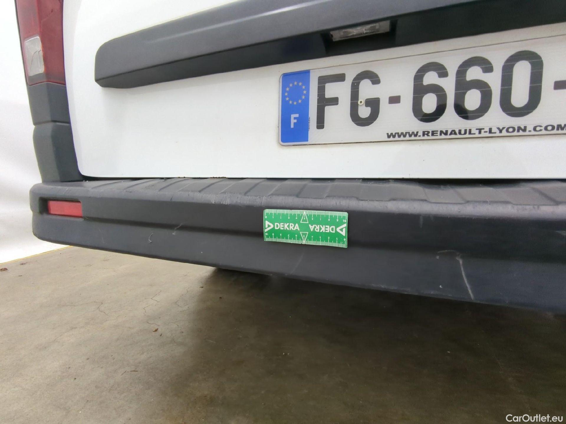  Renault  Trafic RENAULT  4p Combi Life L2 dCi 120 S&S - 18 - 8 places #30