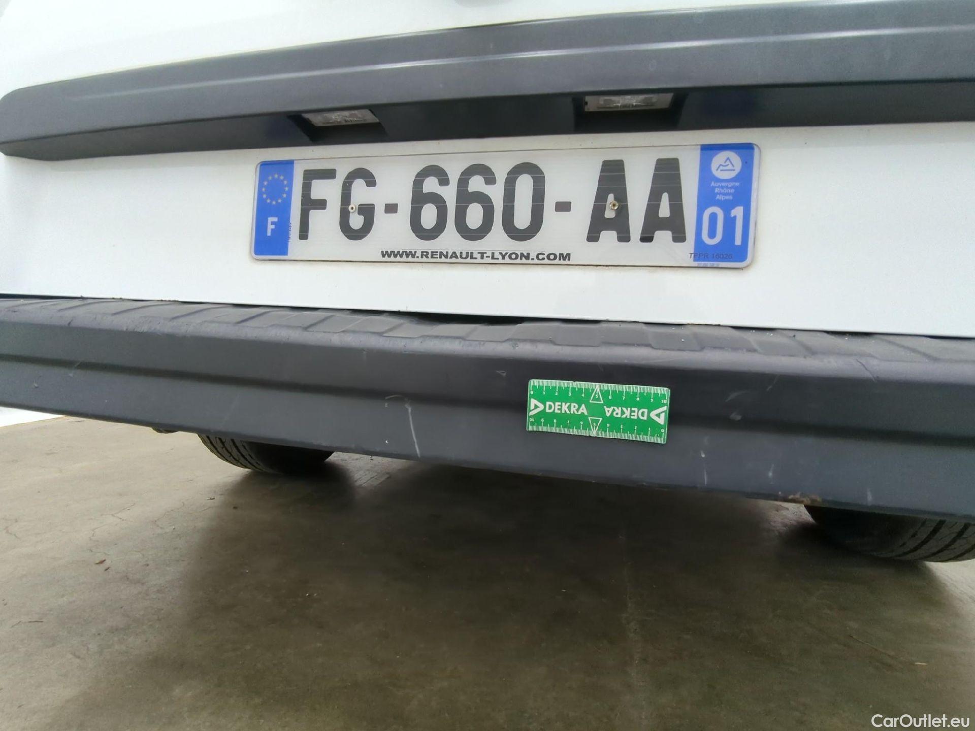  Renault  Trafic RENAULT  4p Combi Life L2 dCi 120 S&S - 18 - 8 places #28