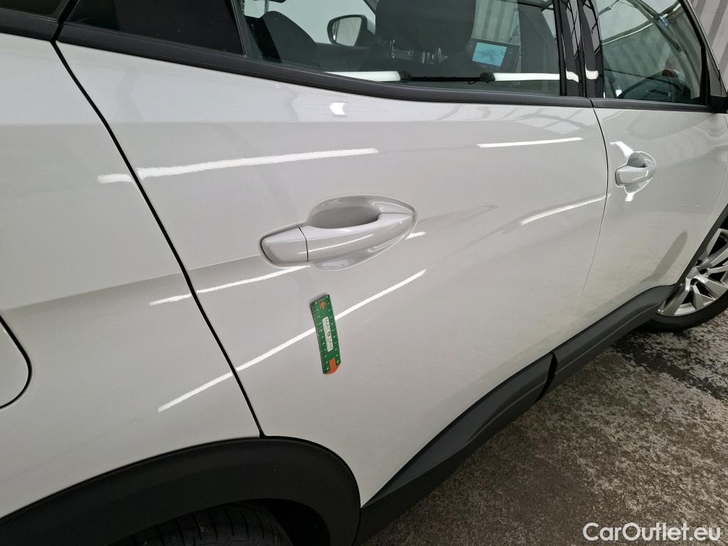  Peugeot  3008 PEUGEOT  / 2020 / 5P / SUV BlueHDi 130 S&S EAT8 Active Busine #4