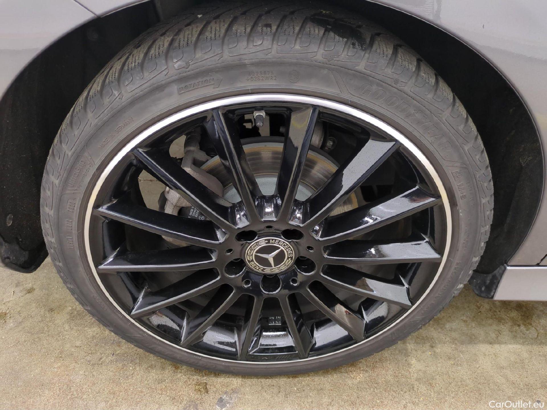  Mercedes  CLA-Klasse MERCEDES-BENZ CLA Shooting Brake / 2019 / 5P / Break CLA 200 d AMG Line BA8 #10