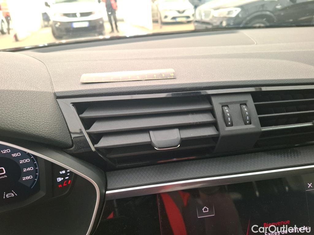  Audi  Q3 AUDI  / 2018 / 5P / SUV 35 TDI 150 #4