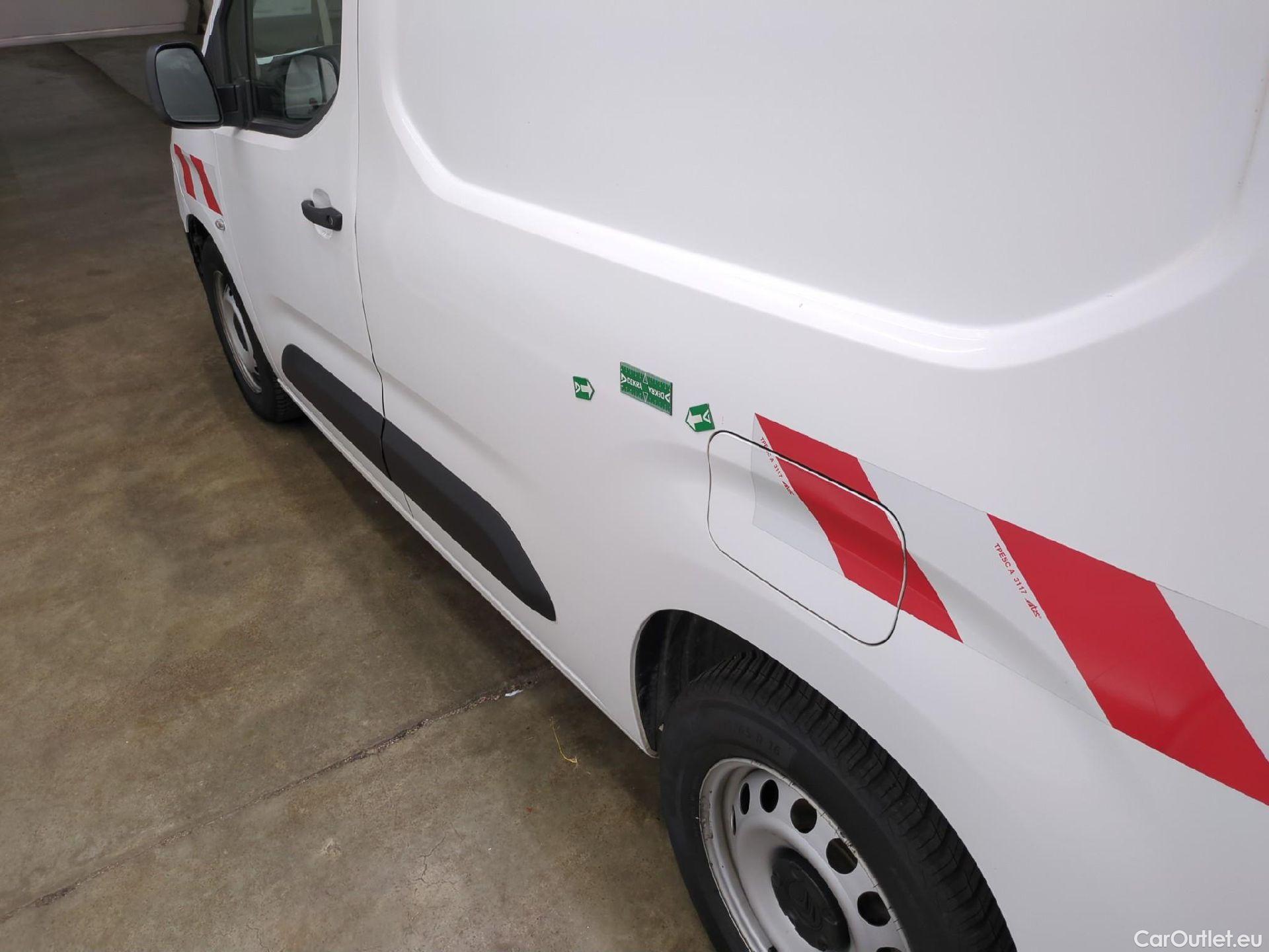  Citroen  Berlingo  Fourgon Worker M 1000 1.2 PureTech 130CV BVA8 E6d #17
