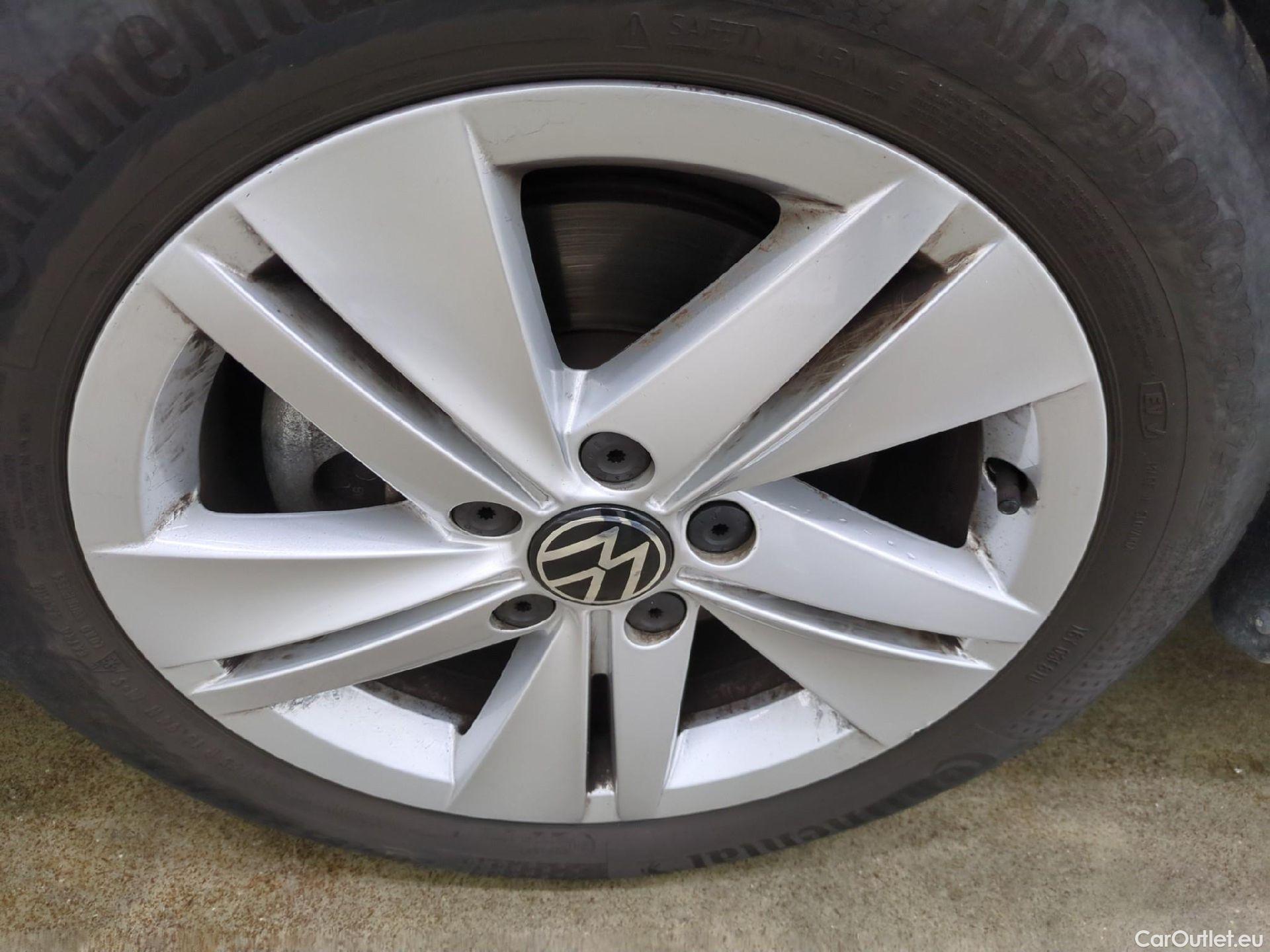  Volkswagen  Golf  VOLKSWAGEN / 2020 / 5P / Berline 2.0 TDI SCR 115 BVM6 Life Busi #19
