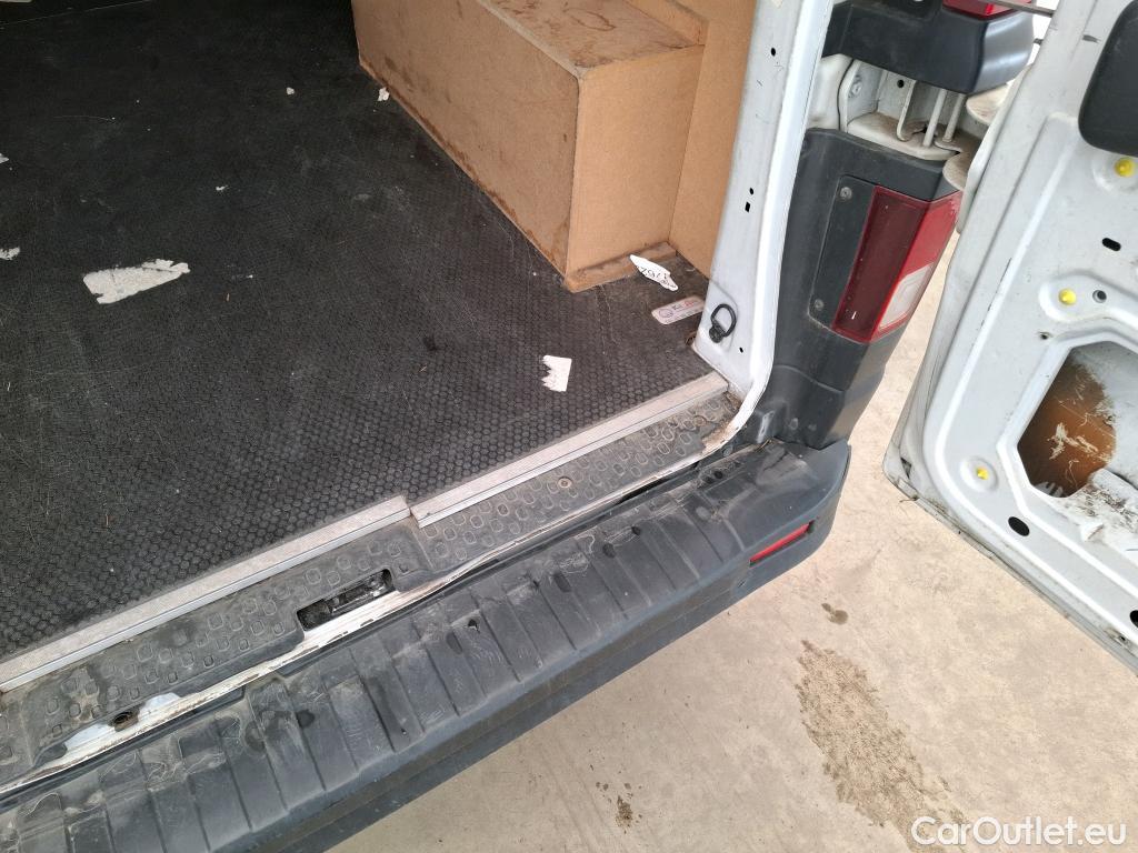  Renault  Trafic RENAULT  VU 4p Fourgon FG GCF L2H1 1300 dCi 120 #101
