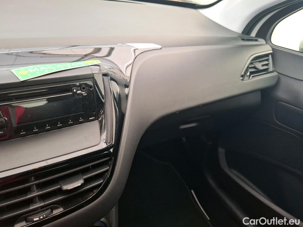  Peugeot  208  Affaire Premium 1.2 PureTech 80CV BVM5 E6 #8