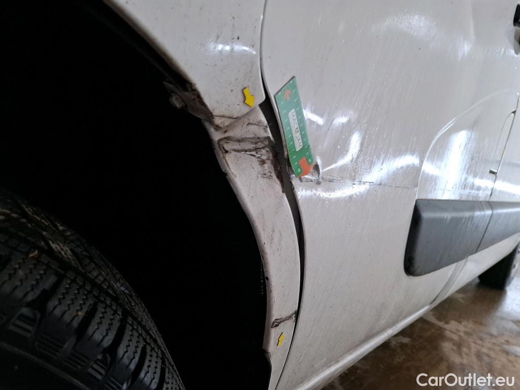  Nissan  NV400 NISSAN  / 2014 / 4P / Fourgon tôlé L2H2 2.3 dCi 135 3t5 Optima #29