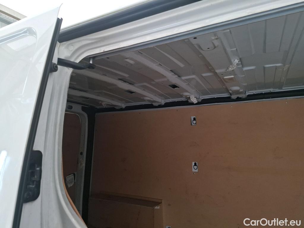  Renault  Trafic RENAULT  VU 4p Fourgon FG GCF L2H1 1300 dCi 120 #107